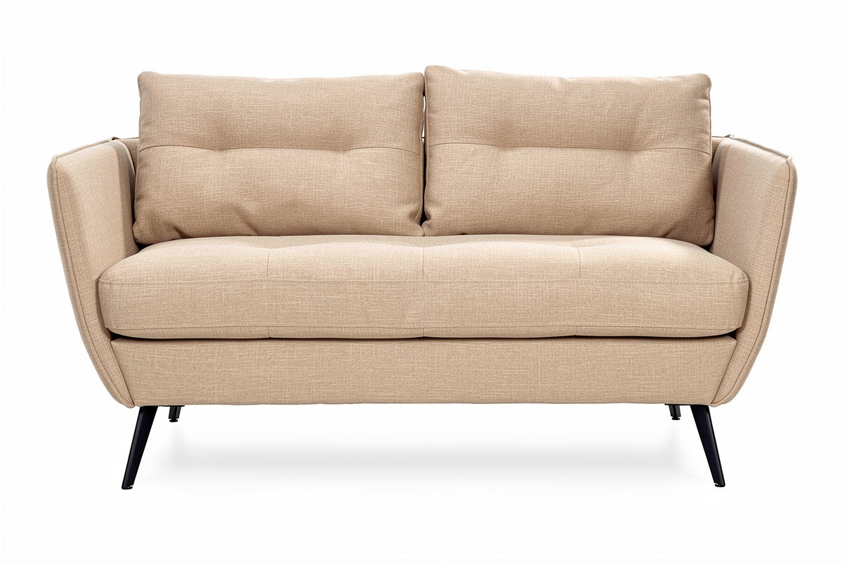 **Skandinavisches Design-Sofa mit gepolsterten Kissen und Metallbeinen**